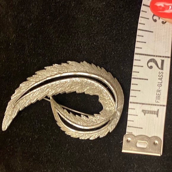 Vintage Sarah Coventry Feather Leaf Brooch - Picture 3 of 4